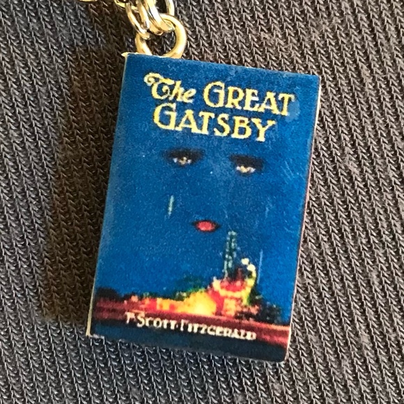 The Great Gatsby F. Scott Fitzgerald Handmade Glowing Literature Book Necklace - Picture 3 of 16